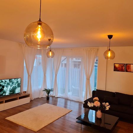 Galaxy Residence Villa Otopeni Εξωτερικό φωτογραφία