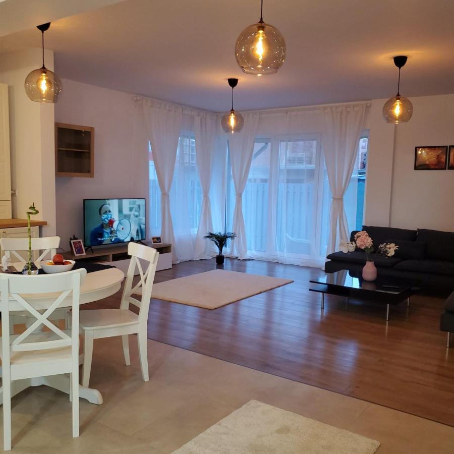 Galaxy Residence Villa Otopeni Εξωτερικό φωτογραφία