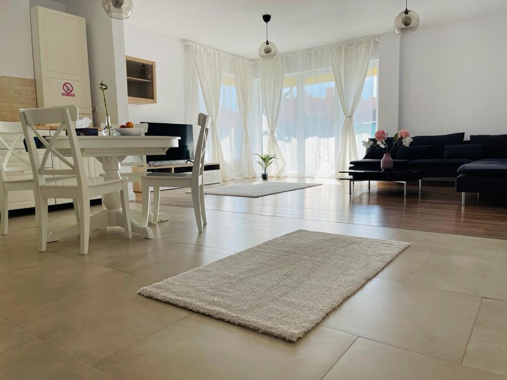 Galaxy Residence Villa Otopeni Εξωτερικό φωτογραφία