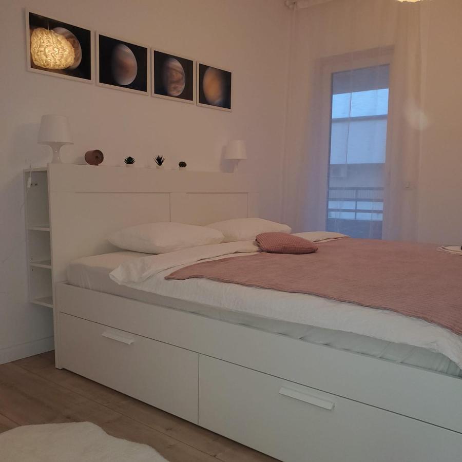 Galaxy Residence Villa Otopeni Εξωτερικό φωτογραφία